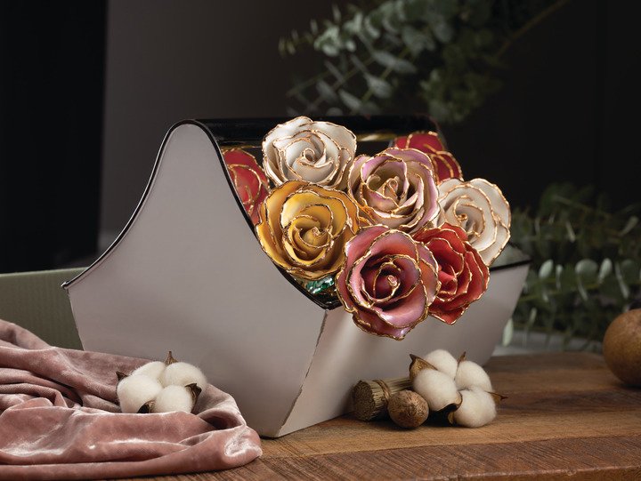 Gold Trim Roses