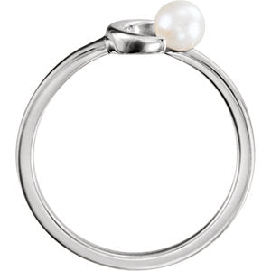 Aster Pearl Crescent Moon Ring